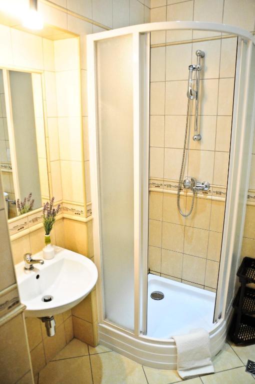 Osrodek Uslug Hotelarskich Kinga Wieliczka Habitación foto